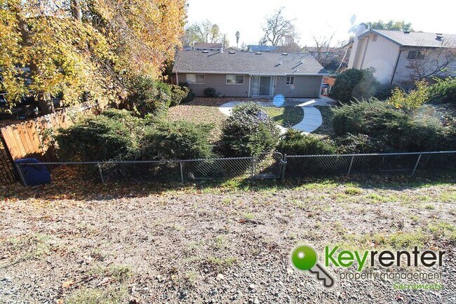 Building Photo - 2308 Rogue River Dr