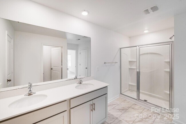 Building Photo - 3255 Winesap Dr