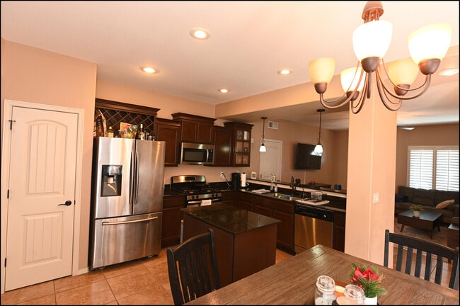 Building Photo - 14365 Valley Light Ct