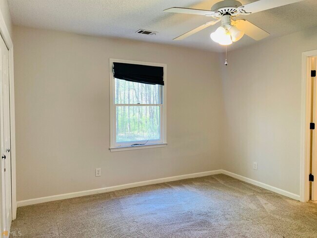 Building Photo - 210 Spring Forest Way
