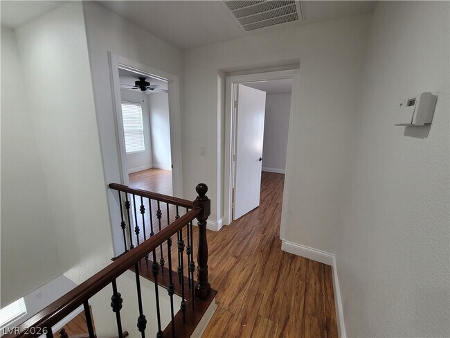 Building Photo - 6140 Pine Villa Ave