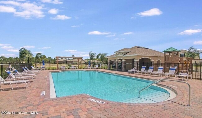 Building Photo - 487 Old Country