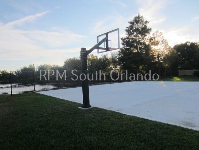 Building Photo - Great location! 2nd floor condo in Winter ...