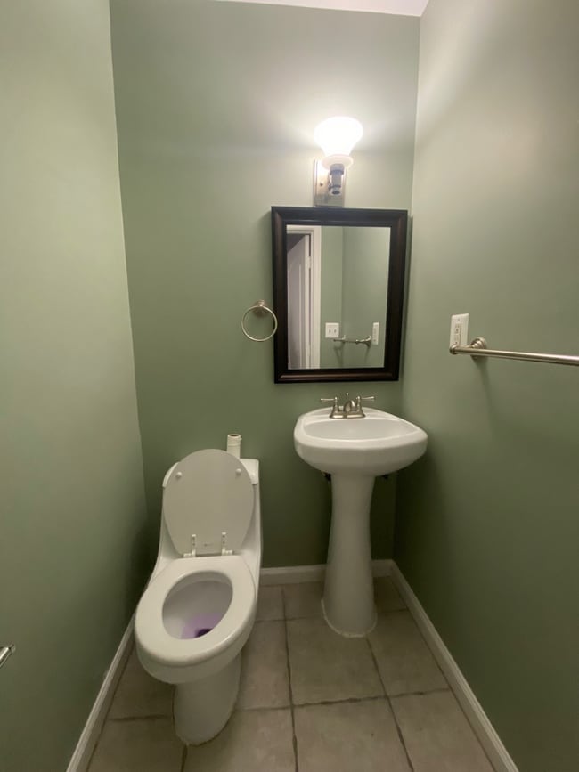 Building Photo - Dundalk - 3 bedrooms and 2.5 baths Available!