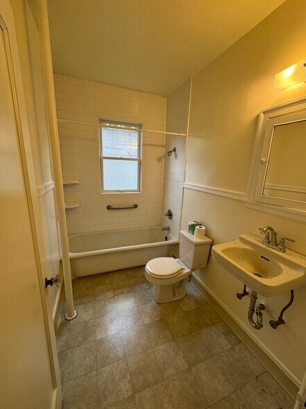 Bathroom - 1329 Northeast Hancock Street