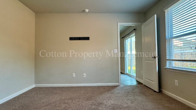 Building Photo - 1114 Forest Glen Dr