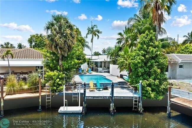 Building Photo - 2801 NE 59th St