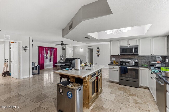 Building Photo - 4716 W Christy Dr