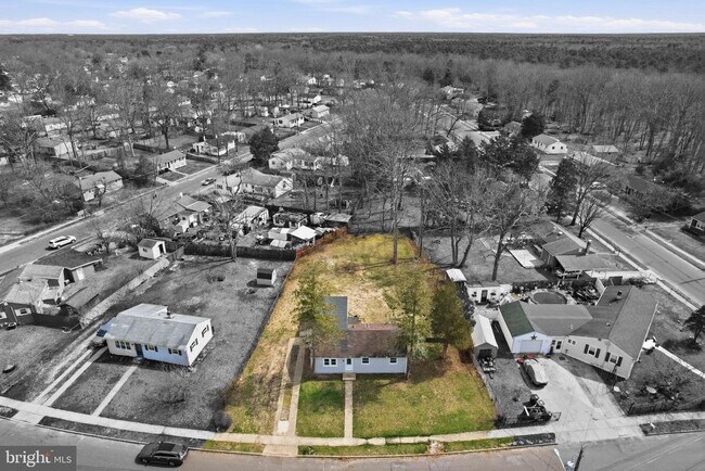 Building Photo - 4 Coville Dr