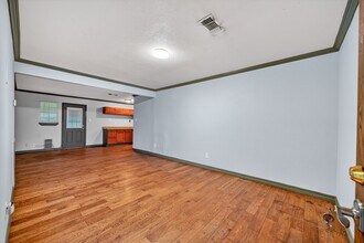Building Photo - 5725 Melanite Ave