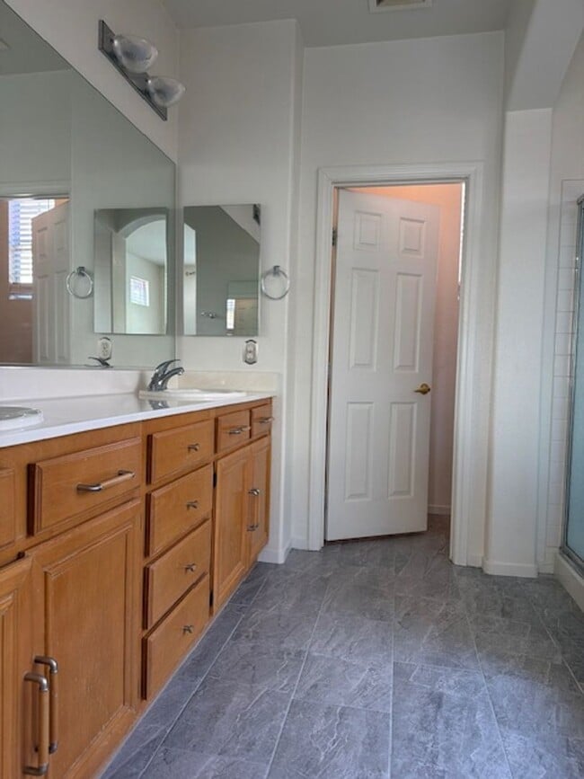 Building Photo - One story house in Summerlin with 3 bedrooms