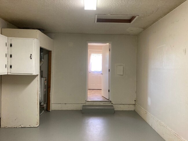 Building Photo - 2 Bedroom 1 bath Brownsville, Oregon