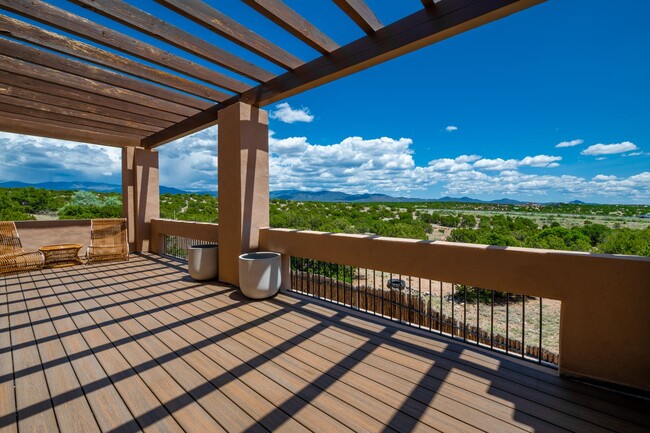 Building Photo - Stunning 3-Bedroom Home with Mountain Views in Tessera