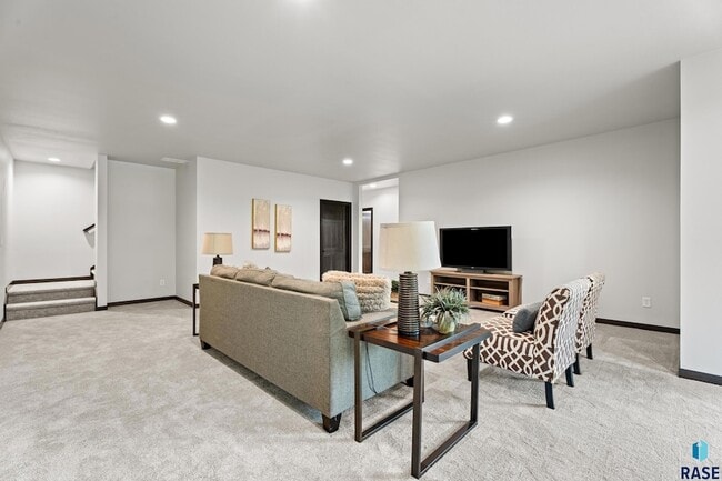 Building Photo - 1109 S Foss Ave