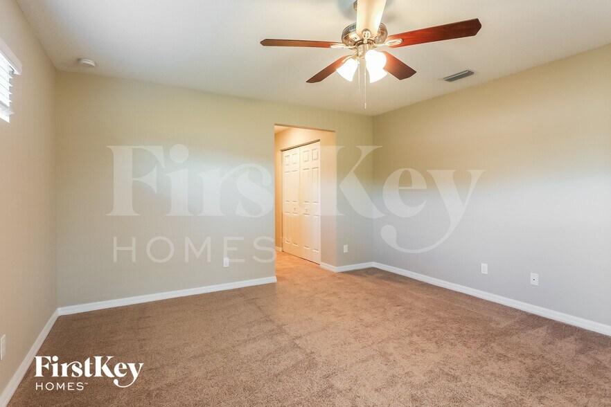 Building Photo - 1337 SW Goodman Ave