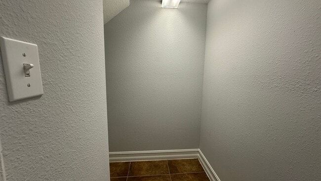 Building Photo - 3720 Messina Dr