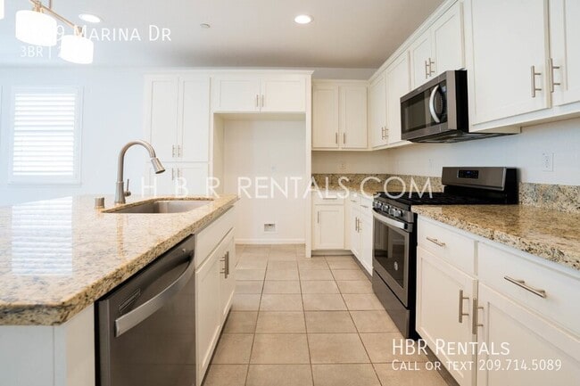 Building Photo - 1609 Marina Dr