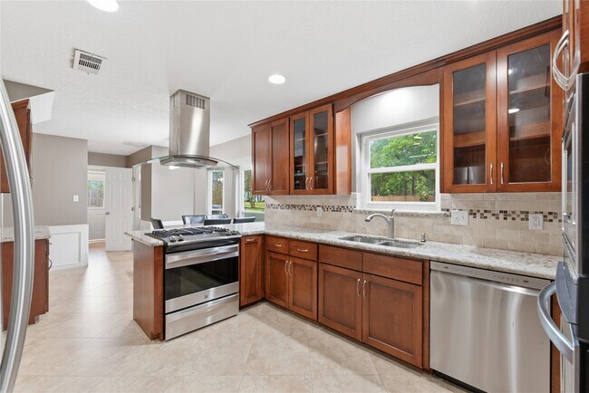 Building Photo - 12635 Ivyforest Dr