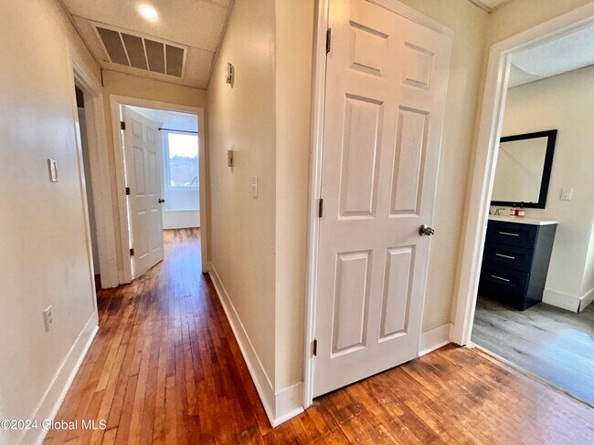 Building Photo - 290 2nd Ave