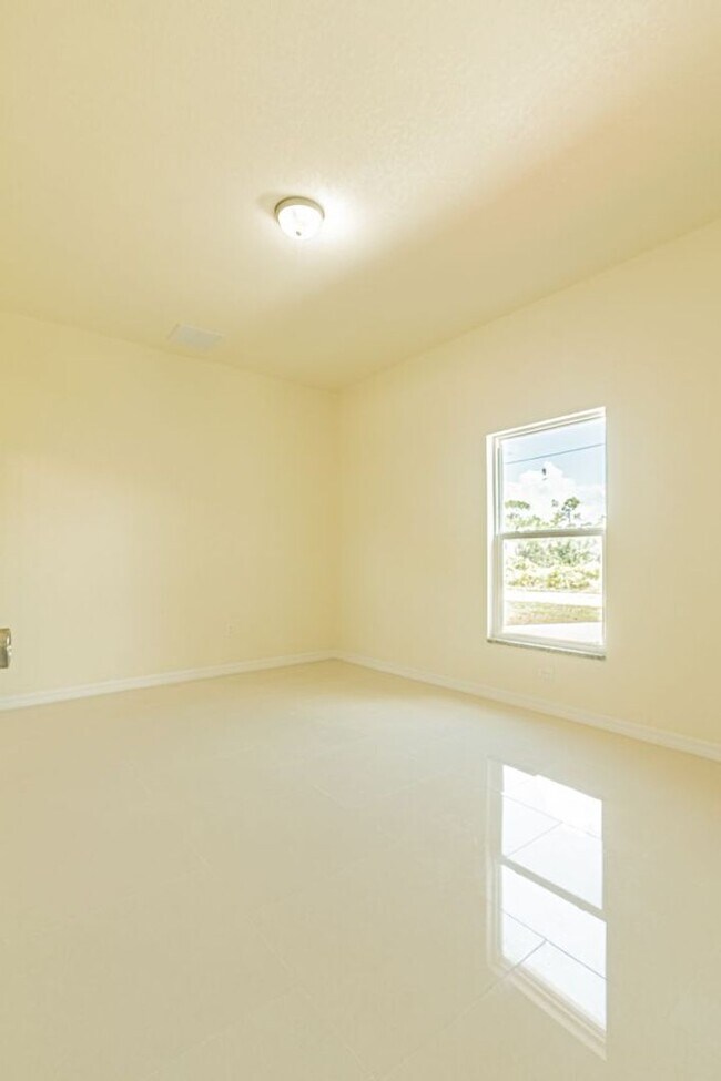 Building Photo - 3BR/2BA Home with 1-Car Garage in Prime SW Lehigh Acres – Brand New Construction