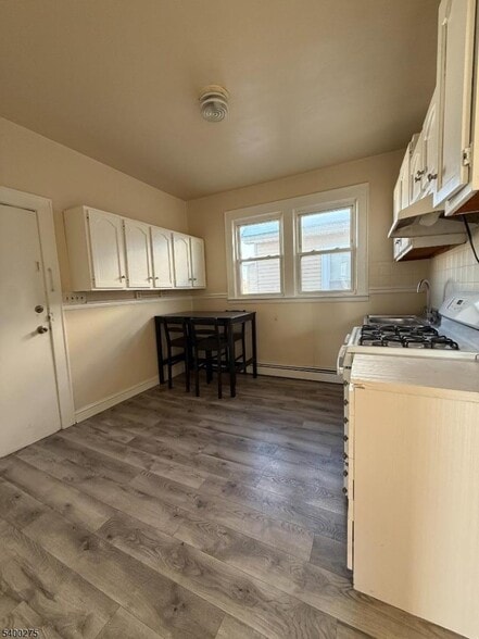 Building Photo - 1010 Kilsyth Rd