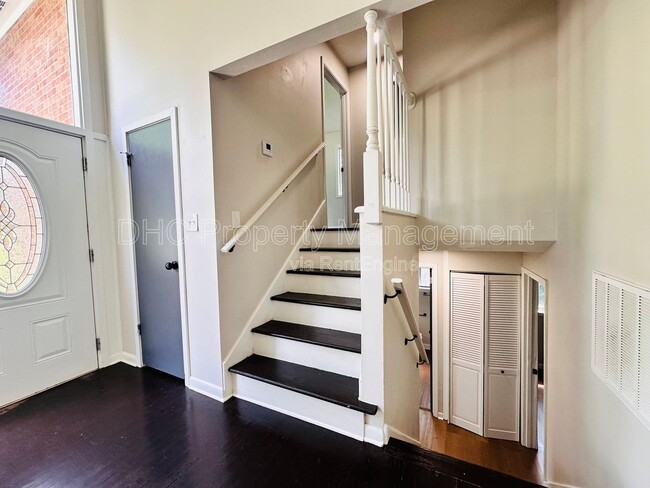 Building Photo - 3222 Apache Dr