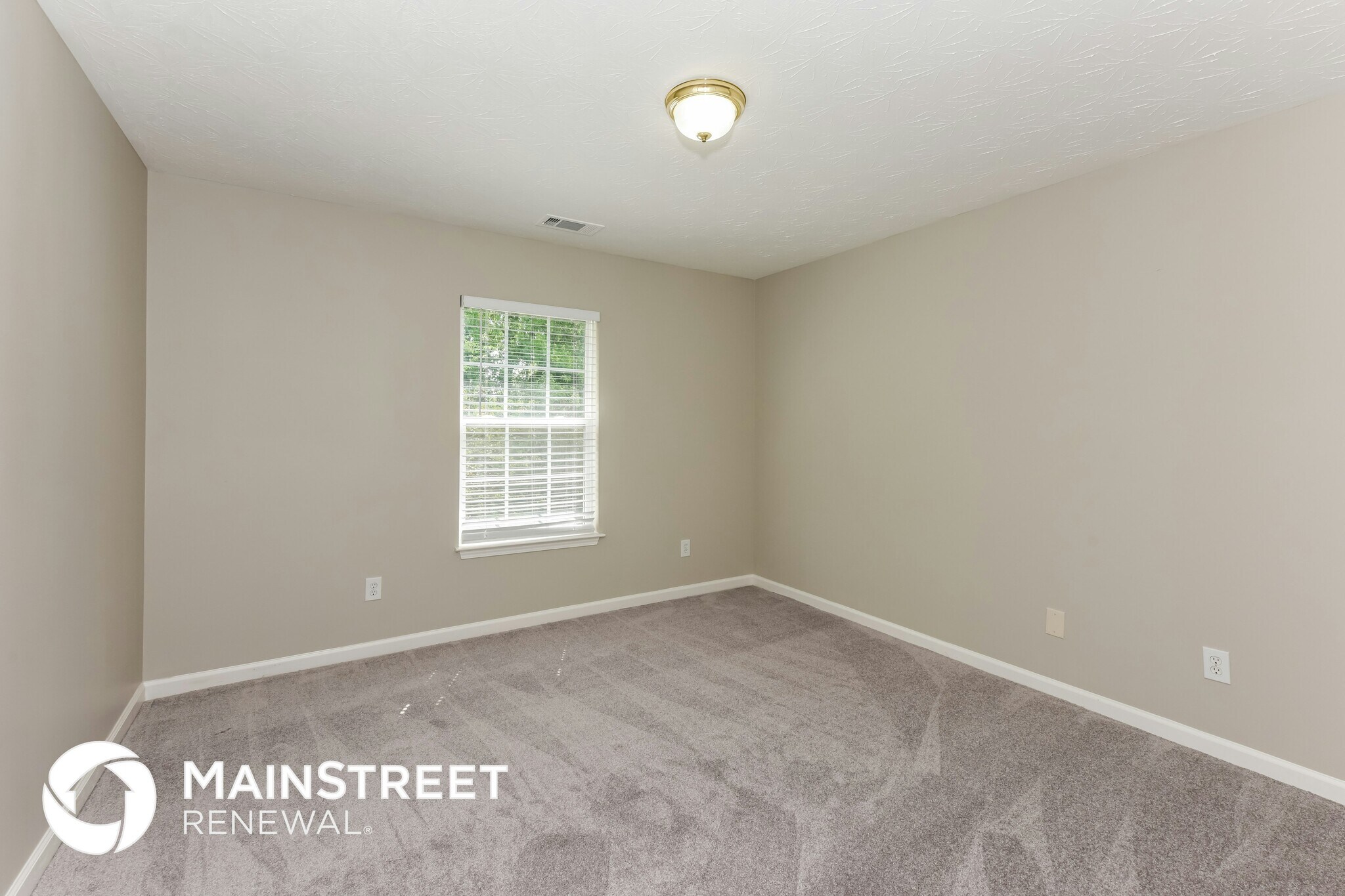 Building Photo - 160 Walton Trce S