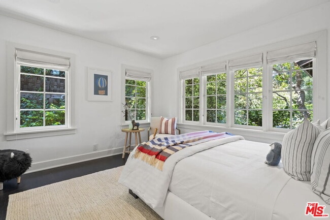 Building Photo - 3 Latimer Rd