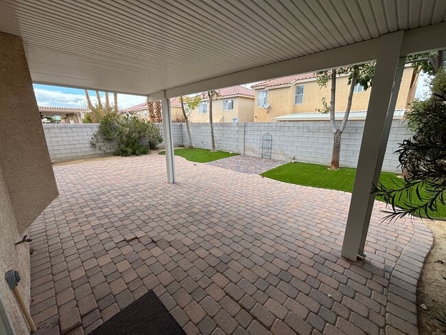 Building Photo - Beautiful two-story home with 4 BED / 2.5 BATH w Loft located in Henderson Nevada!