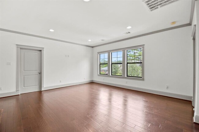 Building Photo - 1538 Thornton Rd