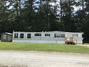 Building Photo - 3 BDRM - 1.5 BA SINGLEWIDE MOBILE- INSIDE...