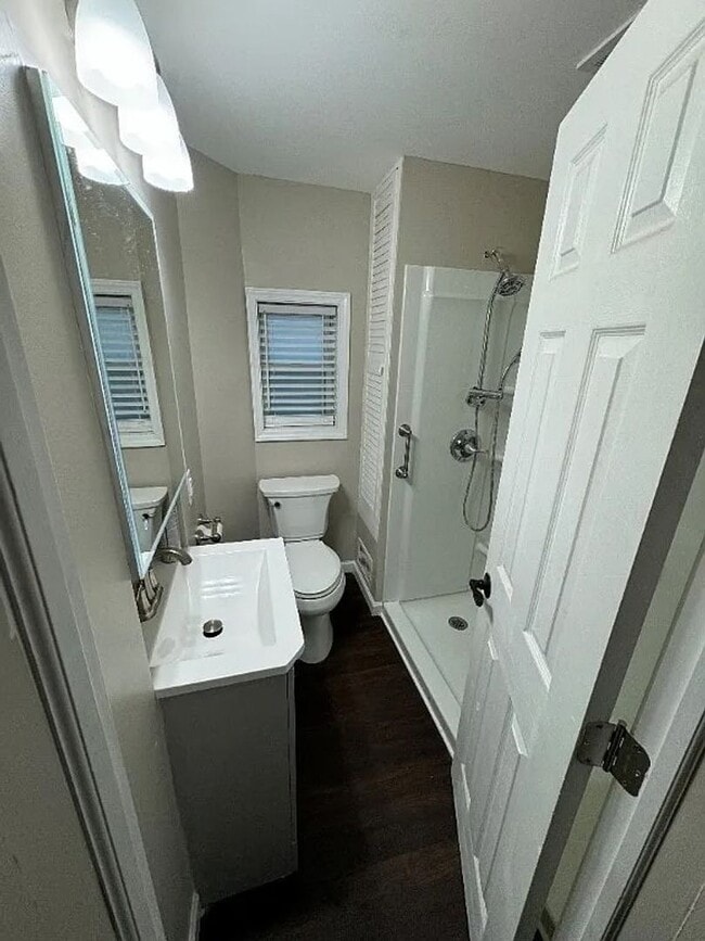 Building Photo - Charming 3 Bedroom 1 Bath Single Family Home in Bon Air