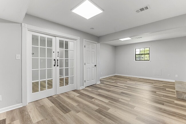 Building Photo - 109 Vinewood Ct