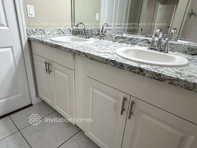 Building Photo - 1201 SW 29th Terrace