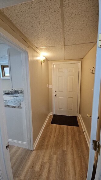 Building Photo - 126 Branch St