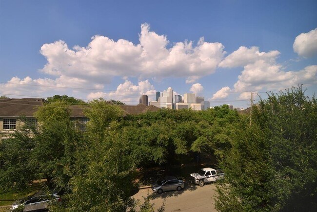 Building Photo - 118 McGowen St
