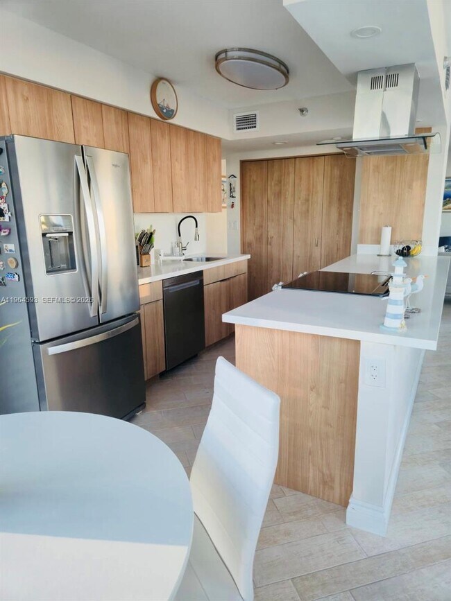 Building Photo - 3530 Mystic Pointe Dr