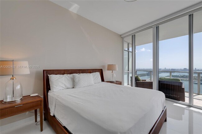 Building Photo - 1100 Biscayne Blvd