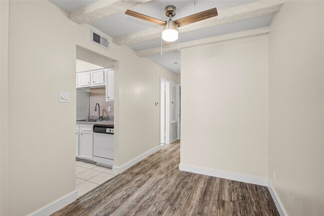 Building Photo - 11540 Chimney Rock Rd