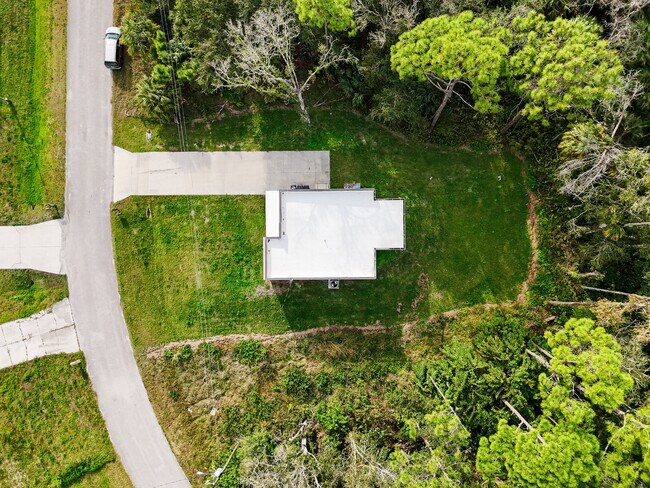 Building Photo - 1911 Lorna Ave