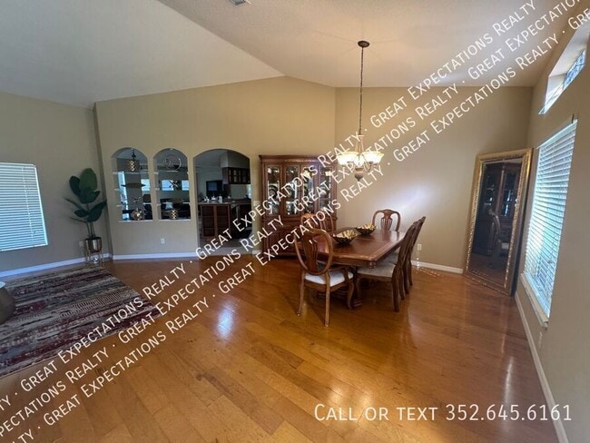 Building Photo - 5303 SW 88 Pl