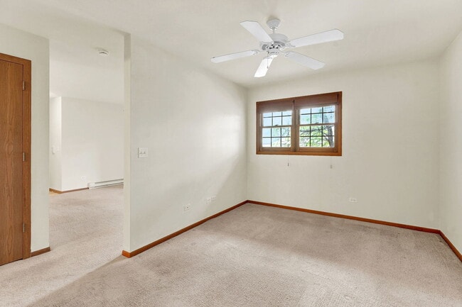 Building Photo - 330 Leah Ln