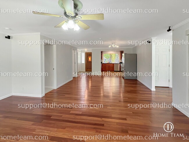 Building Photo - "Charming 3-Bed Home in Renton with Granite Touches & Gleaming Hardwood Floors!"