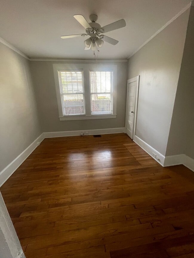 Building Photo - Brick 3 Bedroom Bungalow Available Now!