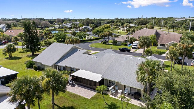 Building Photo - 1431 SE Berwick Ct