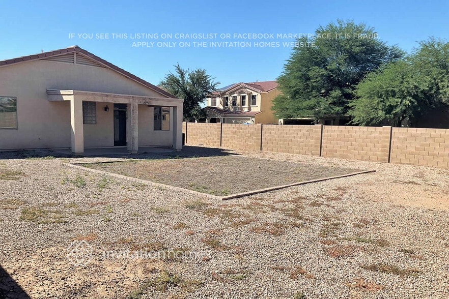 Building Photo - 5753 W Siesta Way