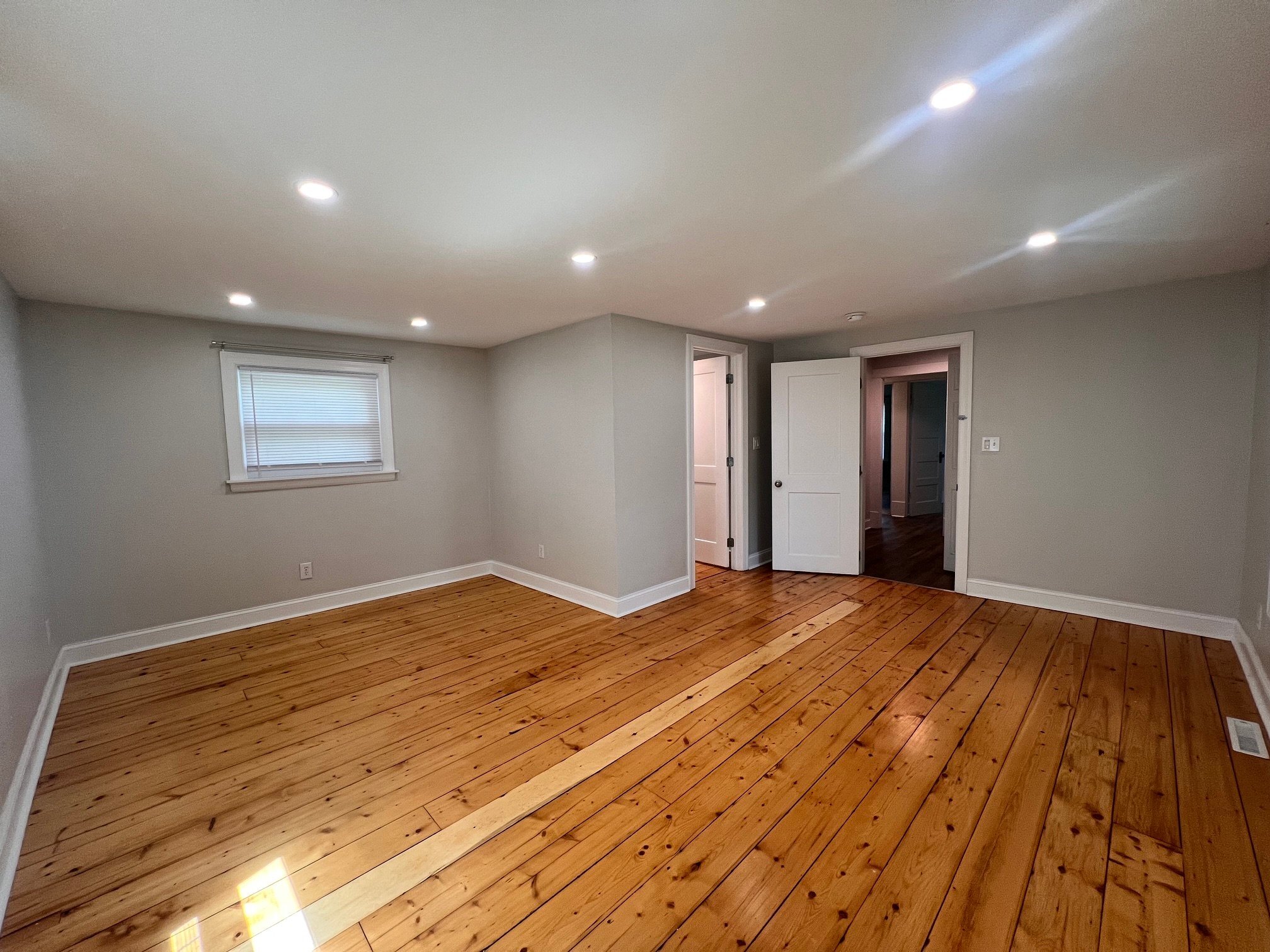Building Photo - 60 Kallen Ave