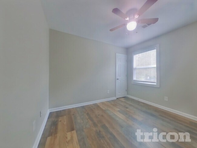 Building Photo - 1820 Crestwood Dr NW