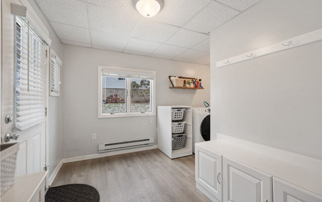 Mud room / Laundry room - 618 Oakland Ave