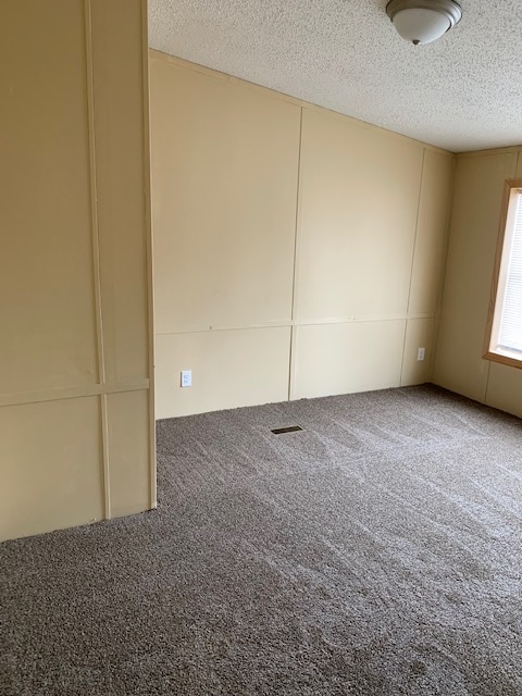 Building Photo - 207 S Ash St